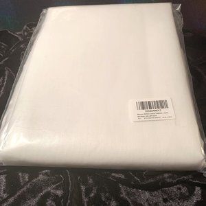 Easy-to-Clean Vinyl Table Cloth